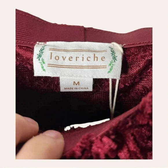 0752. Loveriche FRINGE OFFโ THE SHOULDERS TOP RED IN COLOR SIZE MEDIUM - Picture 4 of 8